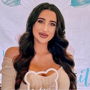 Meet your Posher, Jasmine